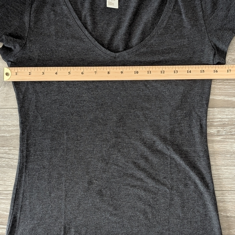G 21 Woman's Gray T-Shirt Size Small - Picture 5 of 5